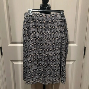 Sigrid Olsen Size 12 Skirt Black & Cream Patterned 24” Top to Hem Bottom NWOT